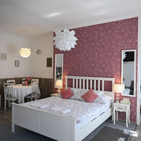 Foglal-Lak Apartman Eger Extérieur photo