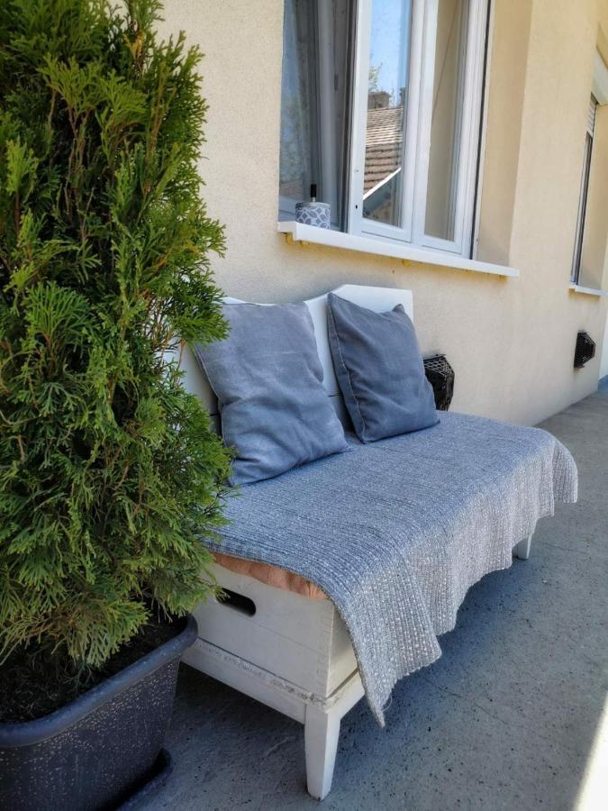 Foglal-Lak Apartman Eger Extérieur photo