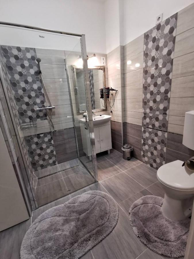 Foglal-Lak Apartman Eger Extérieur photo